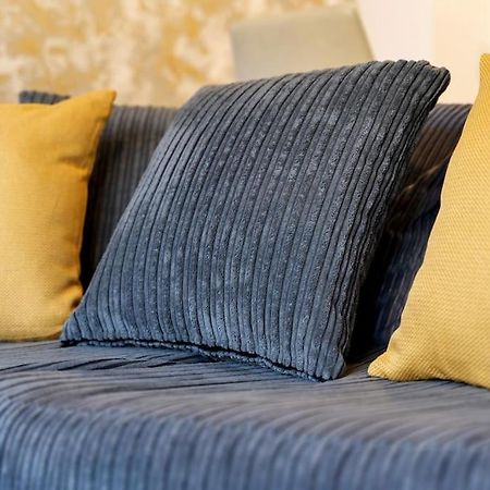 Luxury Birmingham City Centre Townhouse With Free Parking - Sleeps 4 - Perfect For Contractors, Business Travellers, Families And Other Groups - Near Bullring, Newstreet, Selfridges, Nec, Nia & Birmingham Airport Eksteriør billede