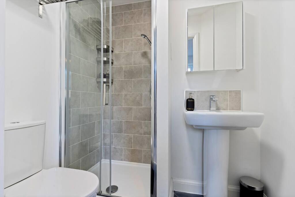 Luxury Birmingham City Centre Townhouse With Free Parking - Sleeps 4 - Perfect For Contractors, Business Travellers, Families And Other Groups - Near Bullring, Newstreet, Selfridges, Nec, Nia & Birmingham Airport Eksteriør billede