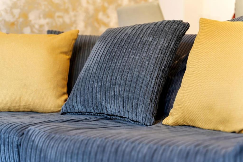 Luxury Birmingham City Centre Townhouse With Free Parking - Sleeps 4 - Perfect For Contractors, Business Travellers, Families And Other Groups - Near Bullring, Newstreet, Selfridges, Nec, Nia & Birmingham Airport Eksteriør billede