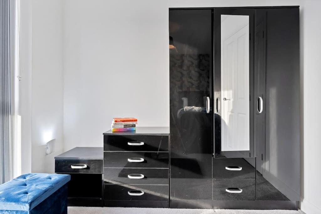 Luxury Birmingham City Centre Townhouse With Free Parking - Sleeps 4 - Perfect For Contractors, Business Travellers, Families And Other Groups - Near Bullring, Newstreet, Selfridges, Nec, Nia & Birmingham Airport Eksteriør billede